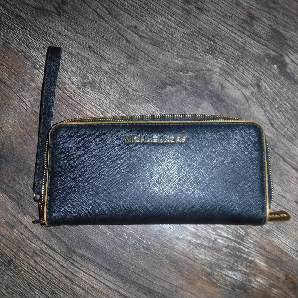 Michael Kors Jet Set Continental Wallet Womens Black‎ Good Saffiano Wristlet Zip